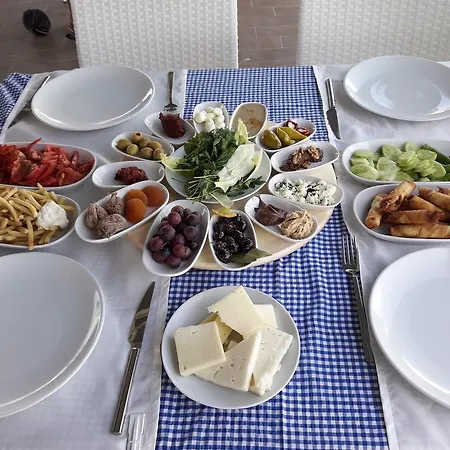1 Apart At Kusadasi Village Apartmán *